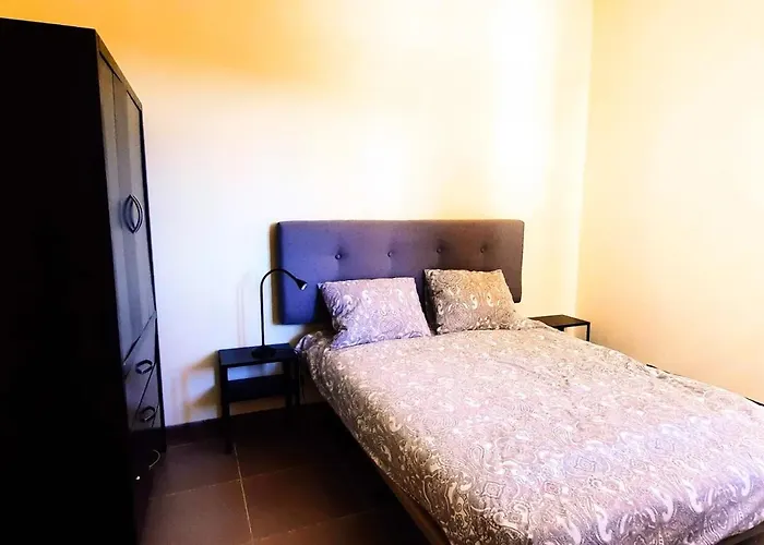 With Shared Pool And Views בית נופש