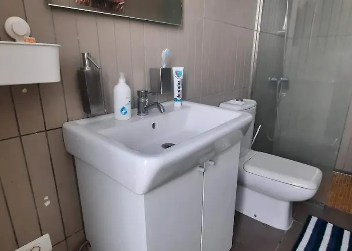 With Shared Pool And Views בית נופש