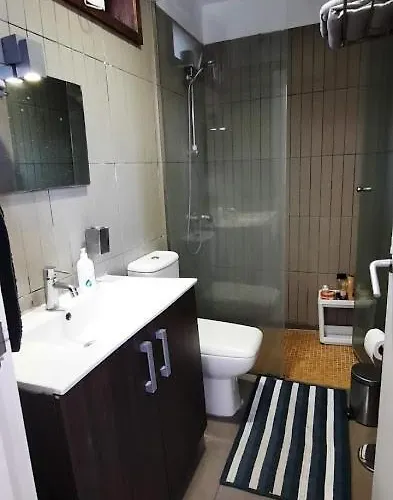 בית נופש With Shared Pool And Views