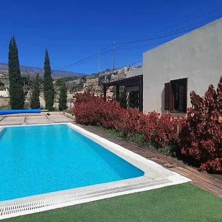 度假居 With Shared Pool And Views Sabina Alta